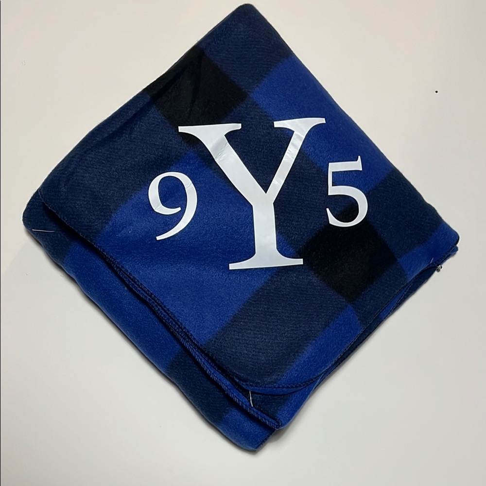 Blue and Black Plaid Blanket 5’x4’